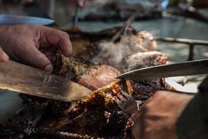 ELLITORAL_289049 |  Gentileza La 5ta. edición del evento, que reúne a los asados más importantes de la provincia y el país se llevará a cabo en horas de la mañana y será a total beneficio del Centro de Día Enredes de esta localidad.