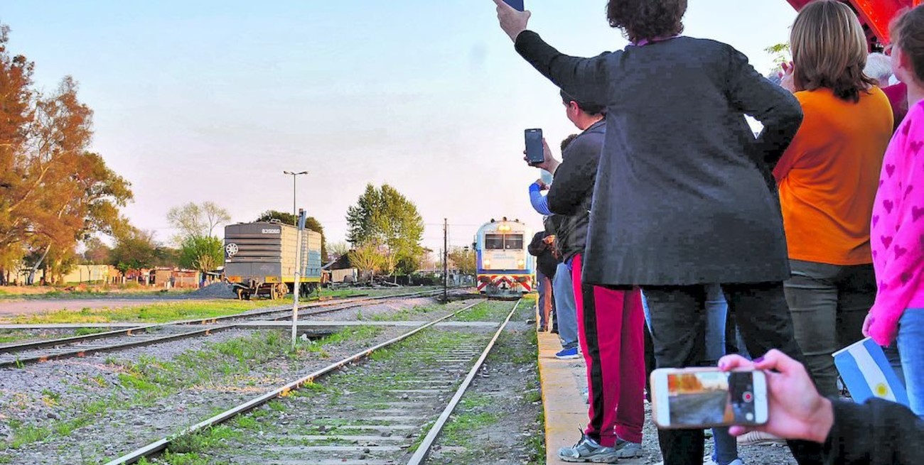 Tras 22 años, el tren de larga distancia pasó por Sunchales