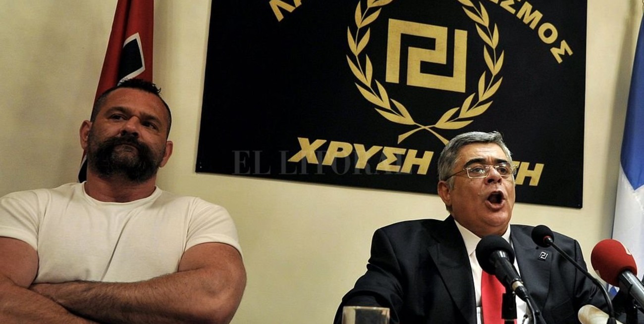 Grecia: piden 13 años de cárcel para los líderes de un partido neonazi