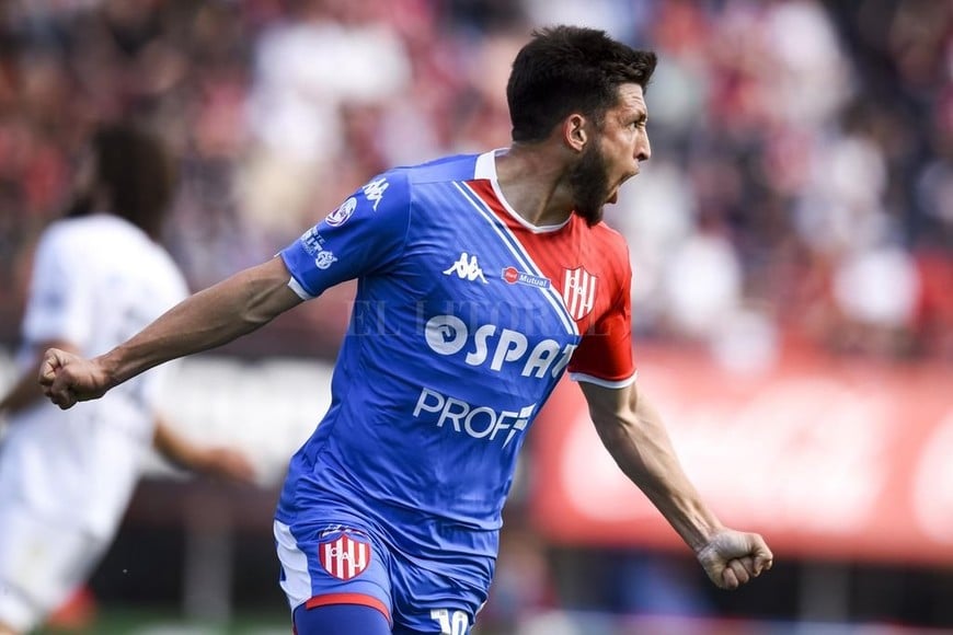 ELLITORAL_260766 |  Marcelo Endeli El primer grito de gol de Ezequiel Bonifacio con la camiseta de Unión. Fue una linda maniobra y una brillante definición. Estuvo cerca en otra oportunidad.
