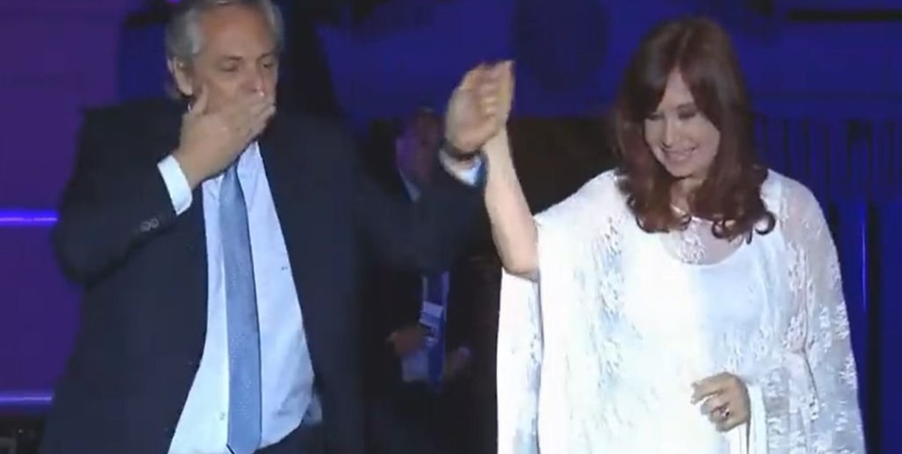 Alberto Fernández y Cristina Kirchner hablan en Plaza de Mayo