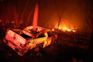 ELLITORAL_230077 |  Univision El propio chofer reconoció que el panorama de los incendios parecía sacado de la historia de  El señor de los Anillos