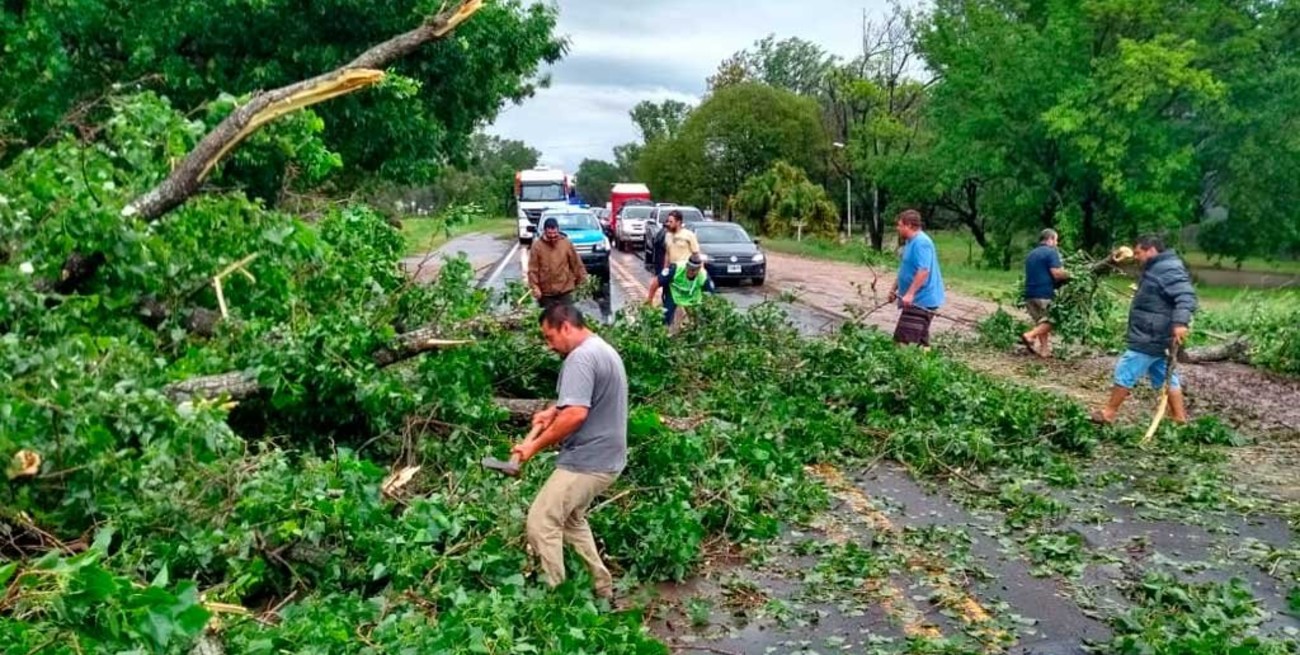 Video: tremenda tormenta en las afueras de Paraná