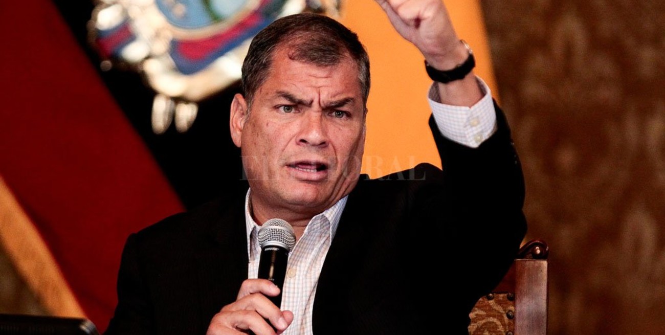 La justicia de Ecuador llamó a juicio al ex presidente Rafael Correa por corrupción