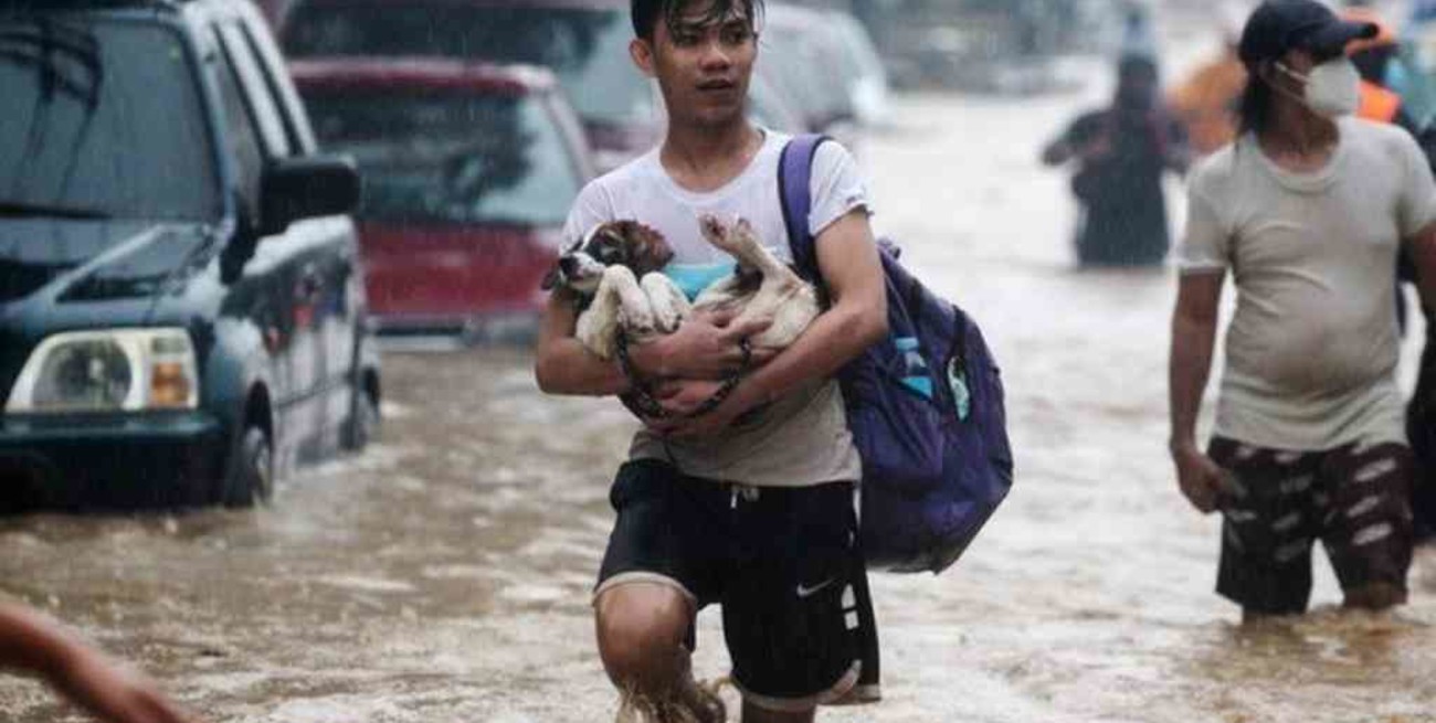 Al menos 39 muertos y 22 desaparecidos dejó tifón Vamco en Filipinas