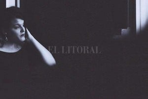 ELLITORAL_216219 |  Gentileza producción Afirma la cantante:  ?Afro Blue? es un disco de raíz. De raíces afro y de las más básicas y universales, que hablan de libertades, crecimiento y emancipación con sólo un punto establecido, que en este caso es de partida .