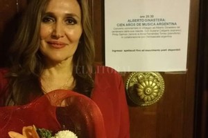 Gentileza de la artista Caligaris en la Casa Argentina de Roma, en un concierto dedicado a Alberto Ginastera.