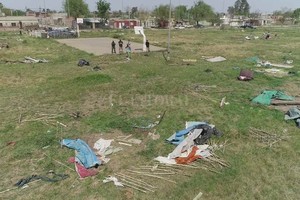 Fernando Nicola El terreno usurpado de barrio Transporte fue desmantelado y las familias buscaron refugio en casas de familiares a la espera de una solución habitacional.