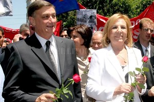 ELLITORAL_310225 |  Archivo El Litoral Hermes Binner y Griselda Tessio el día que asumieron como gobernador y vice, en diciembre de 2007.