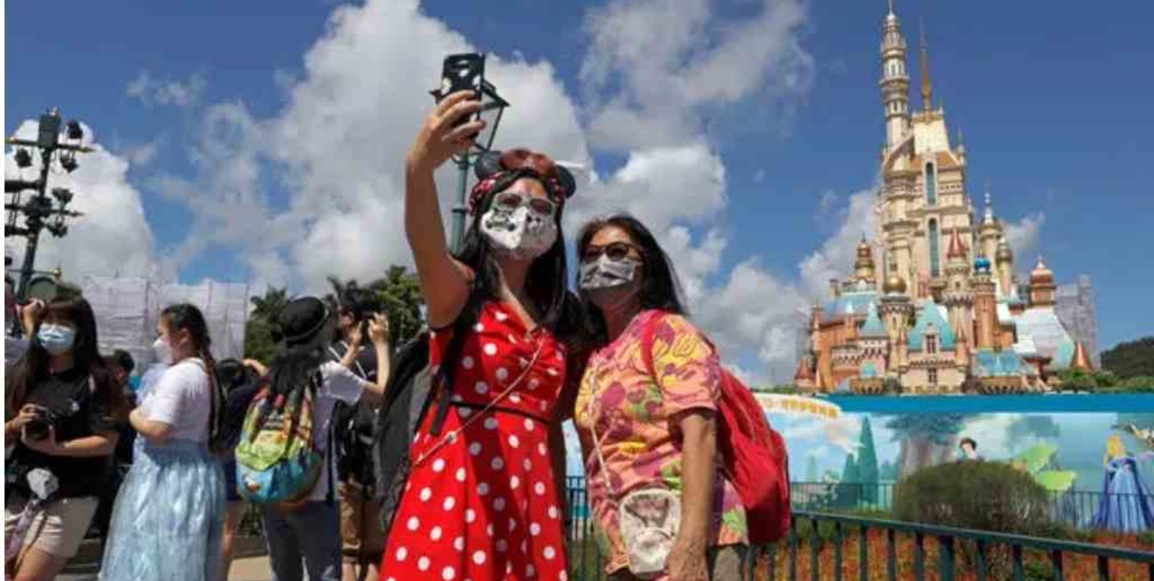Disneylandia vuelve a cerrar su parque temático en Hong Kong por el rebrote de coronavirus