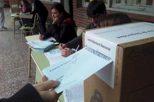 Flavio Raina Archivo