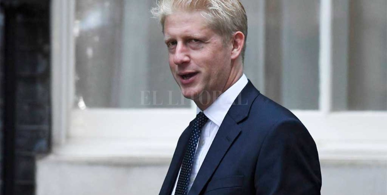 Renuncia como diputado y funcionario el hermano de Boris Johnson