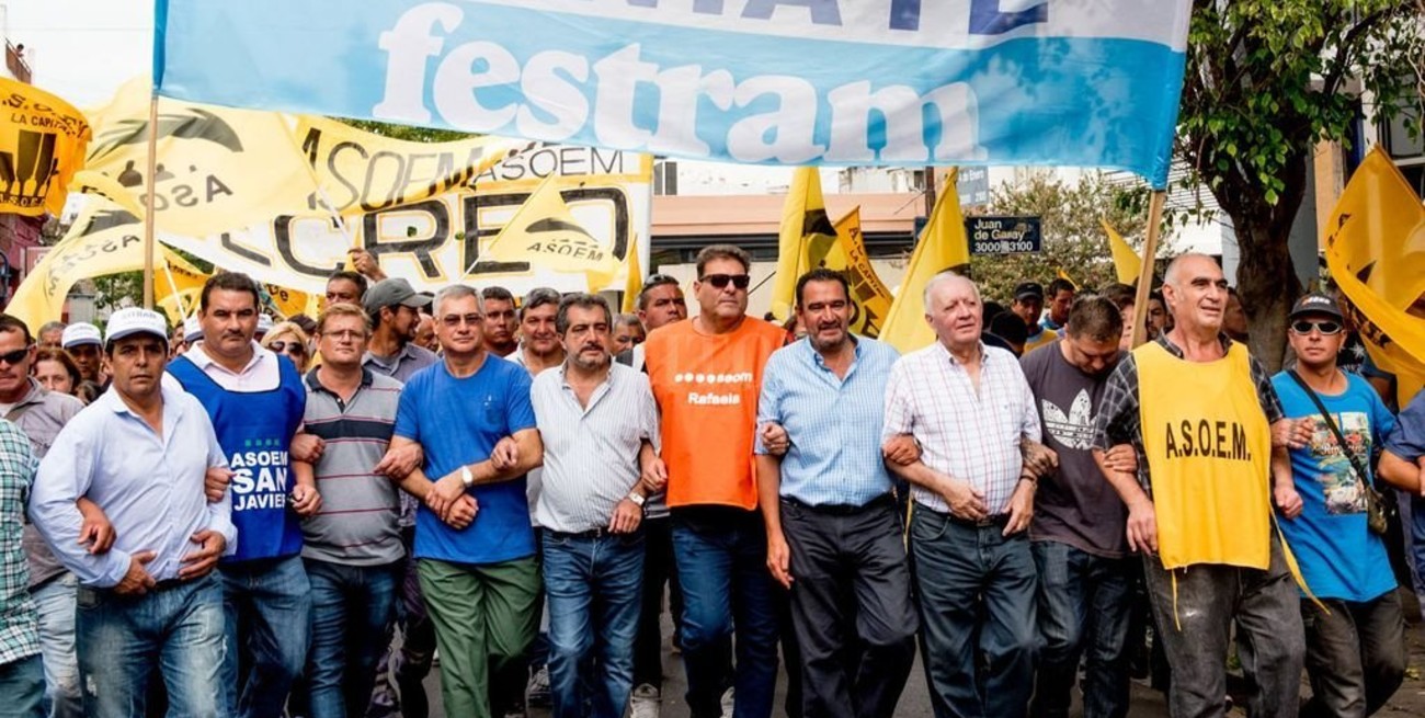 Dirigentes de gremios municipales santafesinos se movilizan a Buenos Aires