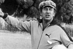 ELLITORAL_305745 |  Archivo El Litoral El  Toto  Lorenzo, DT de Unión en el 75. Luego se fue a ganar todo en Boca.