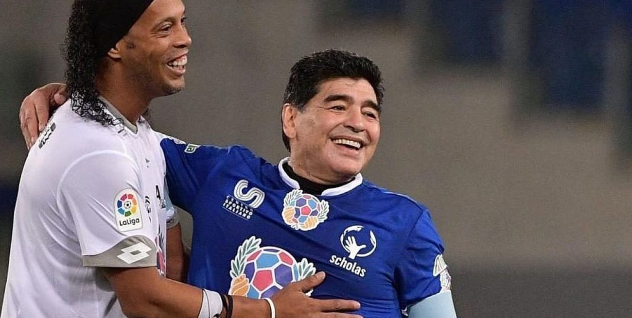 Desmienten que Ronaldinho haya arreglado con el Gimnasia de Maradona