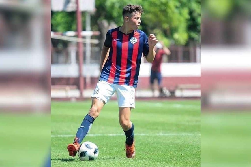 ELLITORAL_326392 |  Gentileza Agustín Giay hoy, con los colores de San Lorenzo en su pecho.