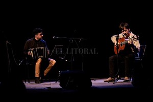 ELLITORAL_268529 |  Gentileza producción La ventaja del formato del dúo es que los instrumentos pueden dialogar de distintas maneras, consideró el bandoneonista Danilo Cernotto.