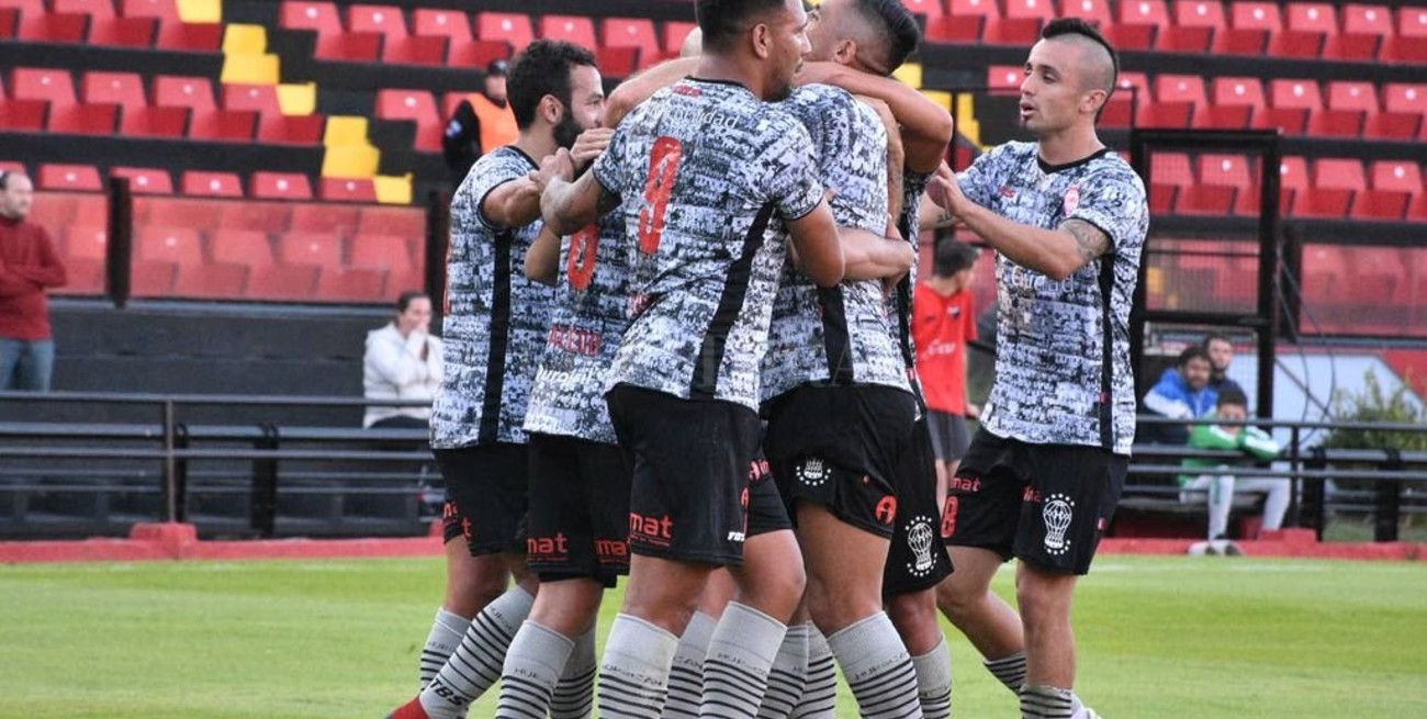 Huracán derrotó a Unión de Sunchales y avanza en la Copa Argentina