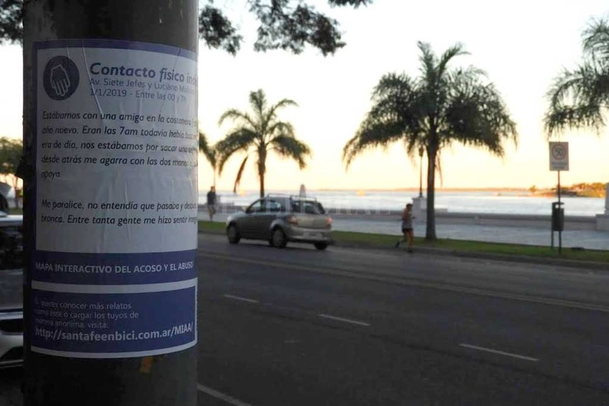 ELLITORAL_255878 | Gentileza MIAA Carteles con testimonios extraídos del mapeo fueron colocados durante las intervenciones realizadas en la zona de bulevar y Costanera.