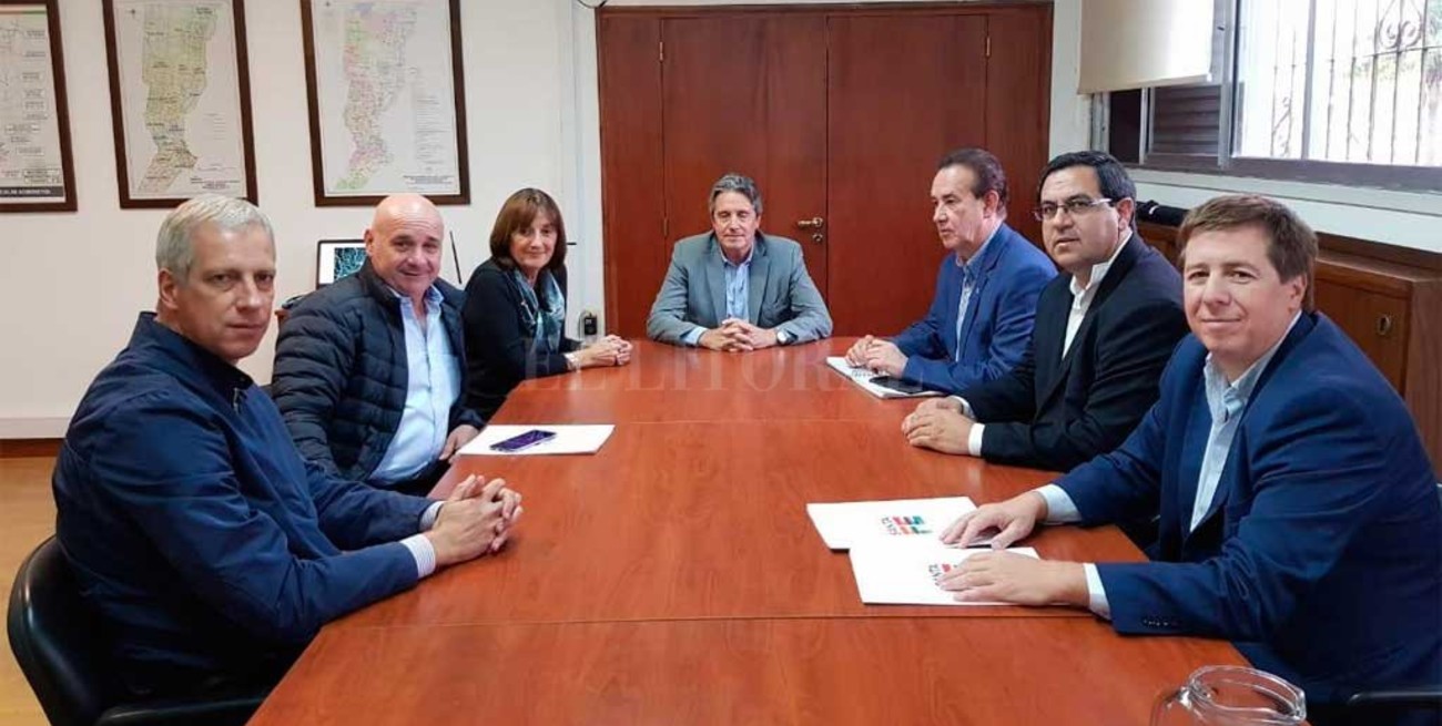 El gobierno santafesino firmó el respaldo económico para garantizar la vuelta de los vuelos a Reconquista