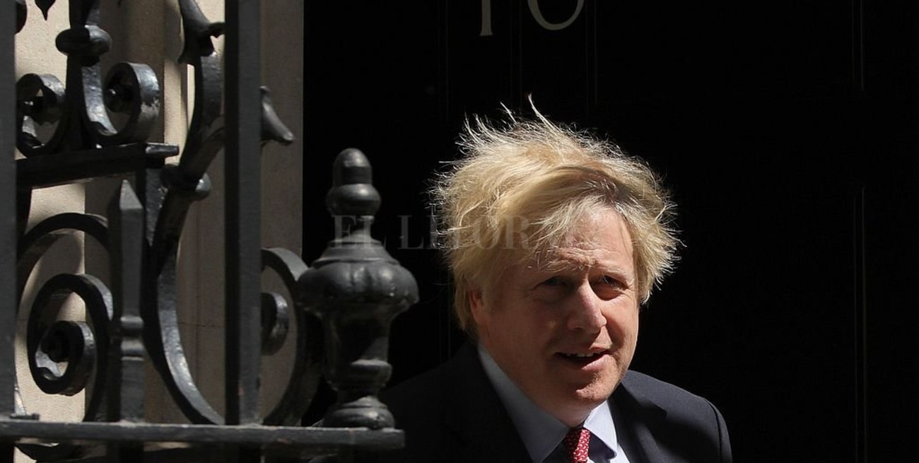Boris Johnson deberá explicar ante el Parlamento el manejo de la pandemia