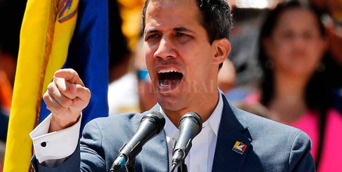Guaidó llama a marchar a los cuarteles militares en apoyo de la ayuda humanitaria