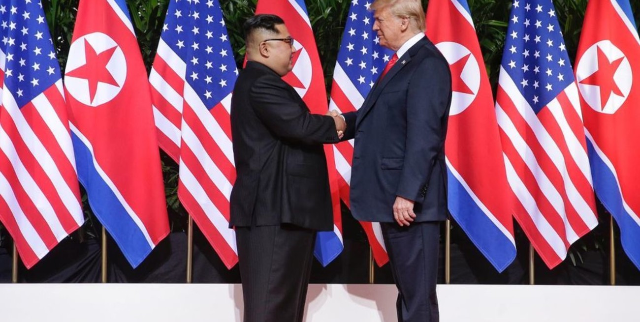 Trump llegó a Vietnam para la segunda cumbre con Kim de Corea del Norte