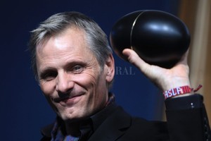 ELLITORAL_309043 |  Archivo El Litoral El actor, de 61 años, nacido en Estados Unidos, tiene una fuerte ligazón con la Argentina, donde vivió varios años de niño y desarrolló una reconocida simpatía por el club San Lorenzo de Almagro.