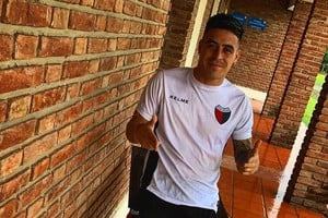 El Litoral Antes de Banfield, presentación. Los dirigentes del Club Atlético Colón, consultados por El Litoral, explicaron que  Brian está con un tema de salud y Vignatti está en Buenos Aires con el tema de los refuerzos, por lo que no encontramos el espacio para poder presentarlo . Según dicen, luego de Central Córdoba y antes de Banfield será oficialmente presentado el  38  que por ahora queda al margen del debut en Santiago del Estero.