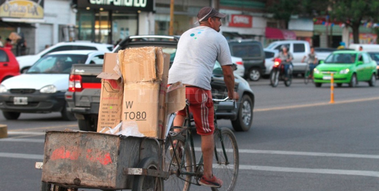 Solicitan la formalización del trabajo  de carreros, cartoneros y recicladores