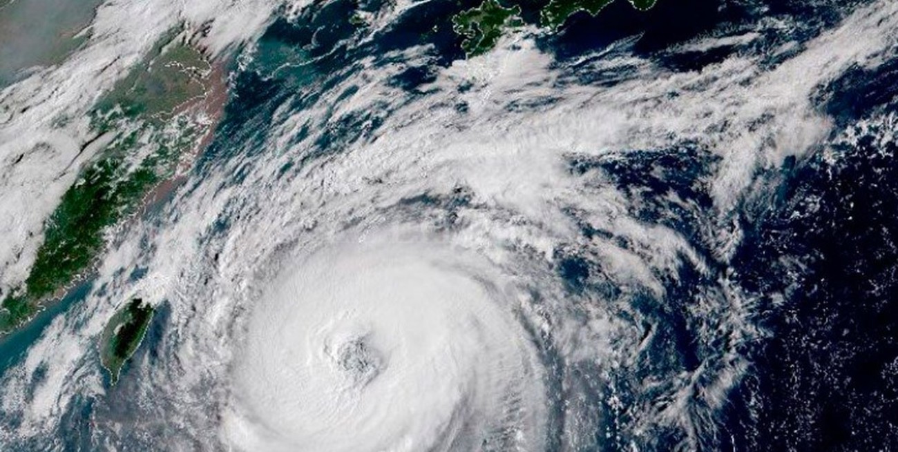 Filipinas evacúa a un millón de personas ante la llegada del super tifón Goni