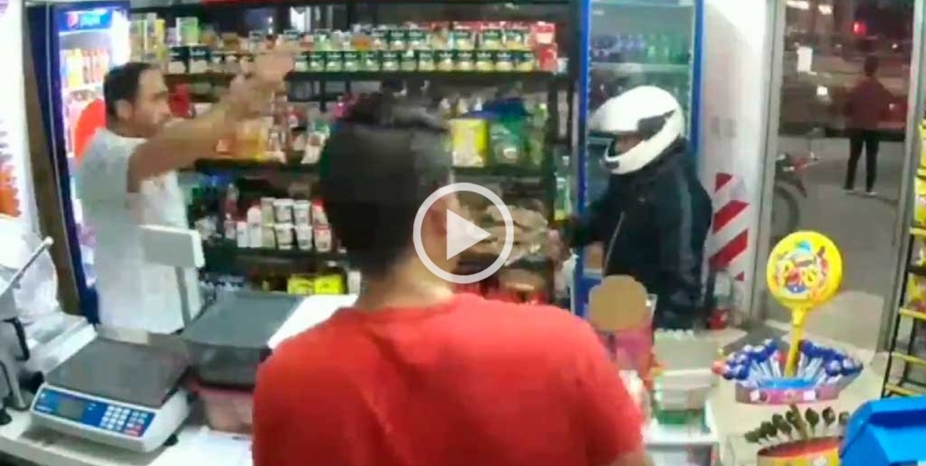 Video: ladrón se disparó sin querer en una pierna durante un robo y murió