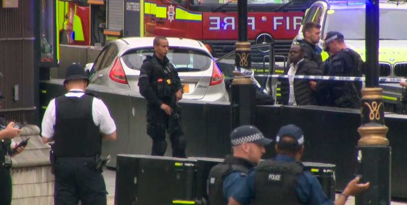 Investigan si fue un atentado un atropellamiento en Londres