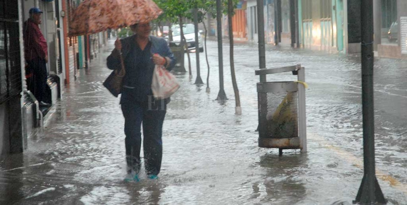 La ciudad viene "gambeteando" las grandes tormentas en la región