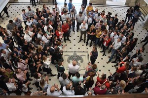 ELLITORAL_242263 |  Guillermo Di Salvatore El lunes, los empleados de los tribunales de Santa Fe protestaron en medio del hall central