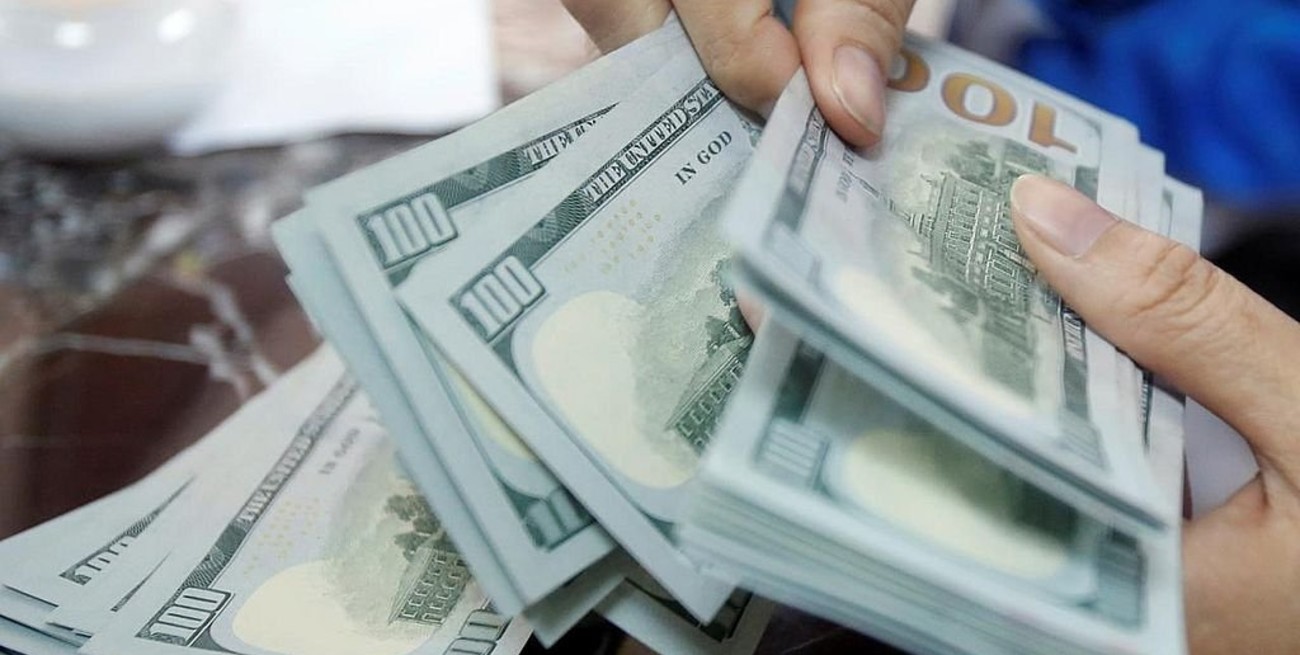 El dólar "blue" aumentó un peso y se vende a $ 154