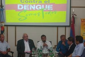 ELLITORAL_289839 |  Gentileza Buscan llevar adelante medidas que contengan el brote de dengue y eviten una epidemia de coronavirus.