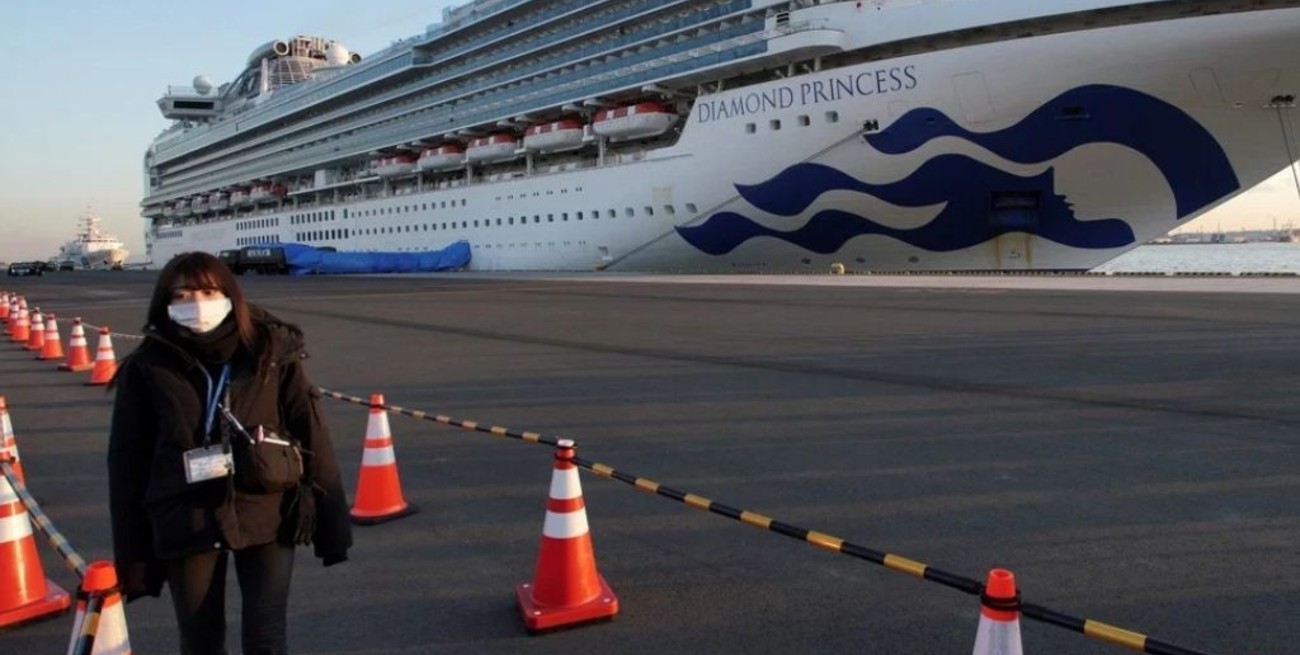 Coronavirus: murieron dos ancianos contagiados en el crucero en cuarentena en Yokohama