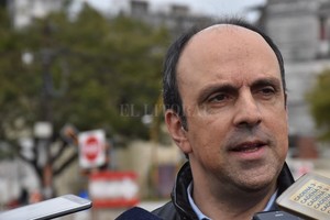 ELLITORAL_261930 |  Flavio Raina José Corral salió a responder al reclamo del equipo de transición del FPCyS sobre la deuda municipal.