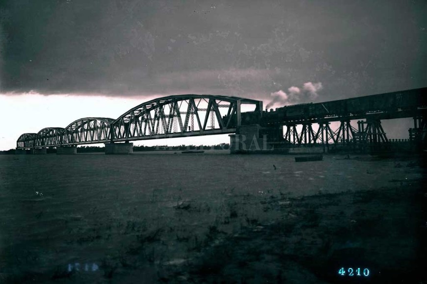 ELLITORAL_297004 |  Archivo El Litoral El puente con el tren sobre la Laguna Setúbal