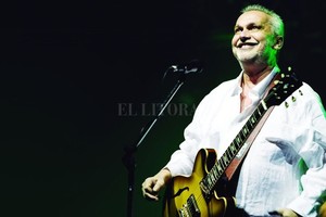 ELLITORAL_248155 |  Gentileza producción Hay muchas ganas, estamos muy felices con el disco, así que estamos con mucho ánimo, cuenta el ex Serú Girán .