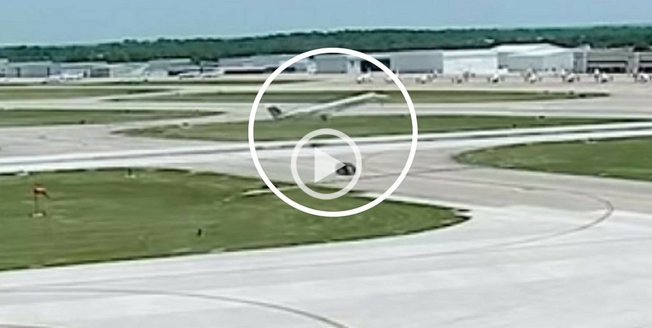 Video: llegaba tarde a un asado y cruzó la pista de un aeropuerto cuando despegaba un avión