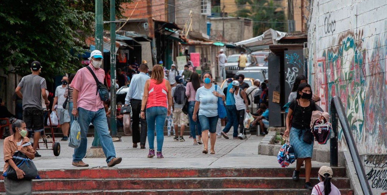 Venezuela extiende por una semana el confinamiento reforzado por coronavirus