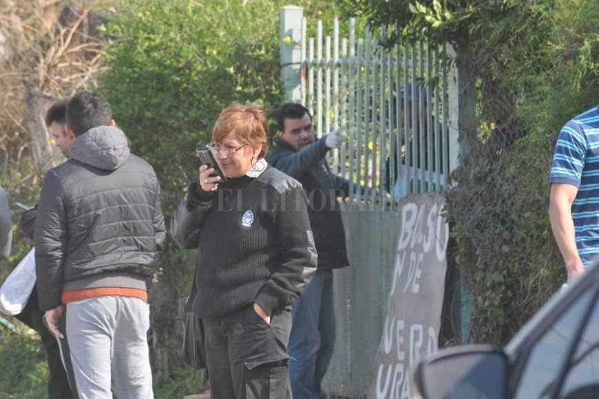 ELLITORAL_222338 |  Flavio Raina Compañeros de trabajo de  Vicky  se mostraron angustiados por lo sucedido