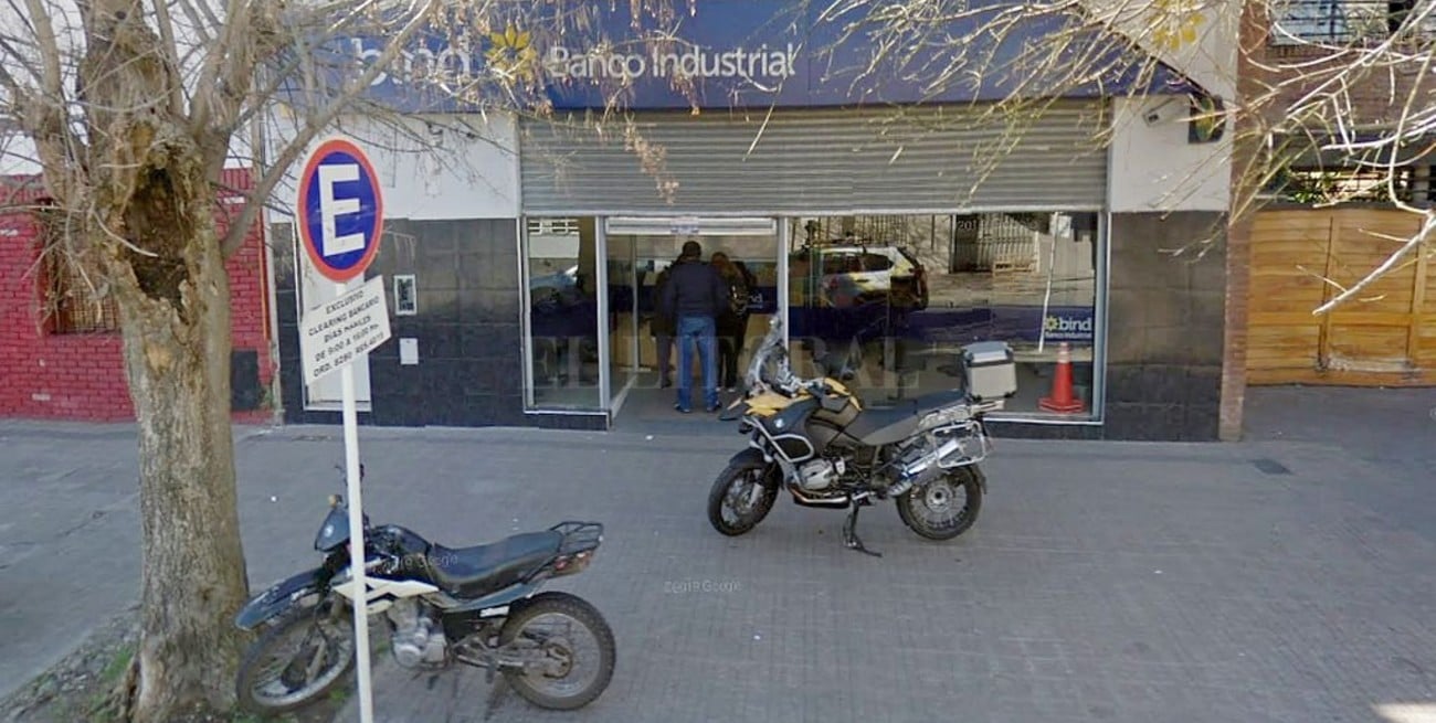 Millonario asalto a un banco en La Plata