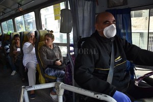 ELLITORAL_303826 |  Flavio Raina Fuente laboral en riesgo. En total, trabajan en Autobuses más de 450 personas. Durante los primeros 50 días de la pandemia, transportaron un 90% menos de pasajeros.