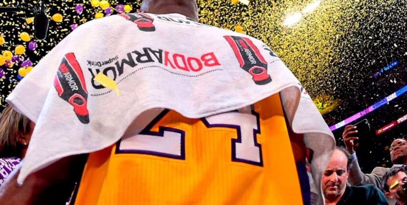 Subastaron una toalla de Kobe Bryant en 33 mil dólares