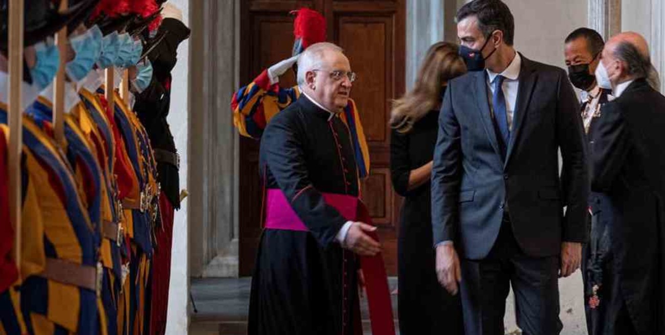 Francisco se reunió por primera vez con Pedro Sánchez en el Vaticano