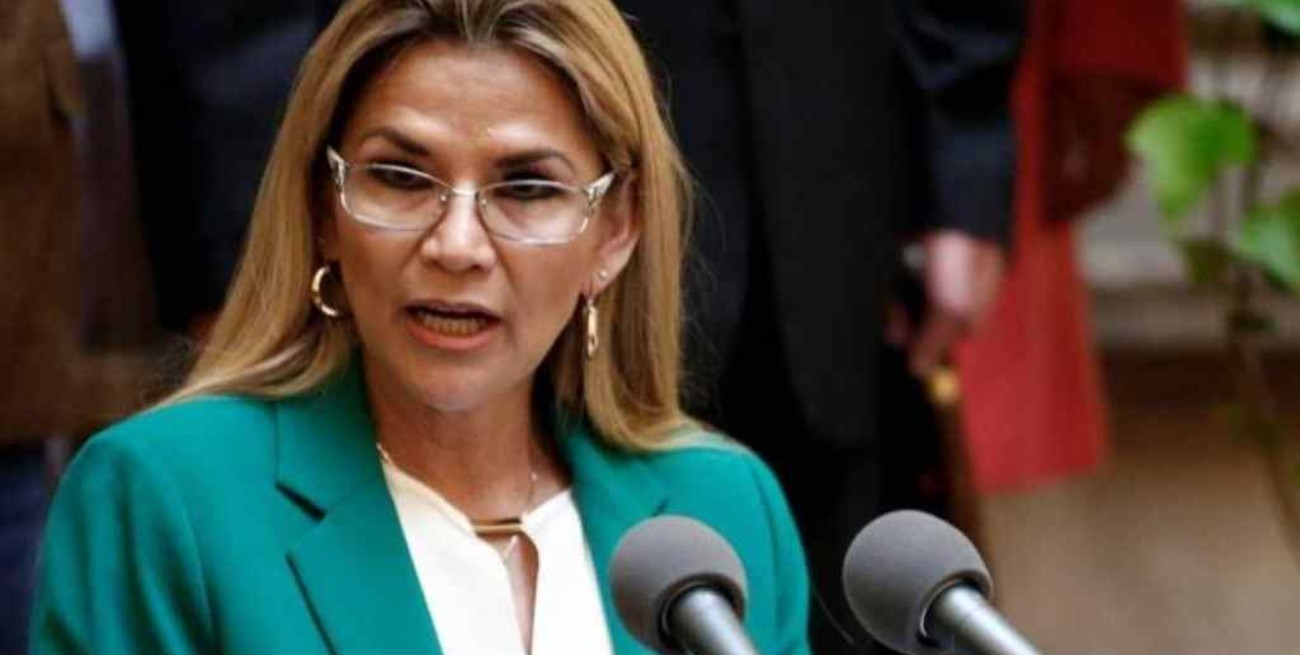 La expresidenta boliviana Jeanine Áñez negó haberse reunido con Jair Bolsonaro