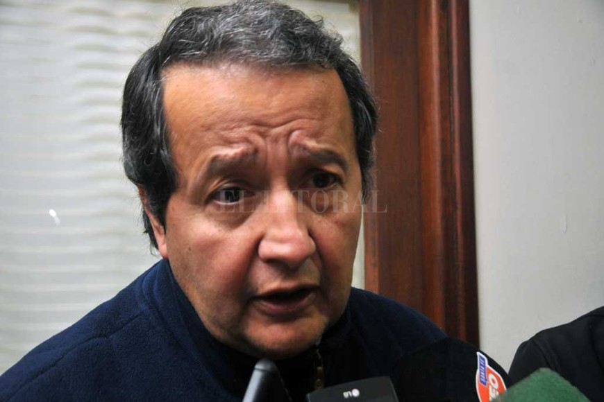 ELLITORAL_225391 |  El Litoral Garibaldi destacó lo actuado durante dos años y medio de tarea parlamentaria para llegar a un proyecto con fuerte respaldo.Del Frade acusó a los obispos santafesinos de pretender volver a la etapa pre conciliar.